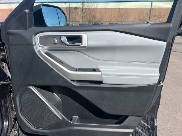 Certified 2021 Ford Explorer XLT w/ Equipment Group 202A image 11