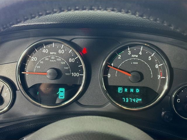 Used 2018 Jeep Wrangler Unlimited Sahara w/ Connectivity Group image 13