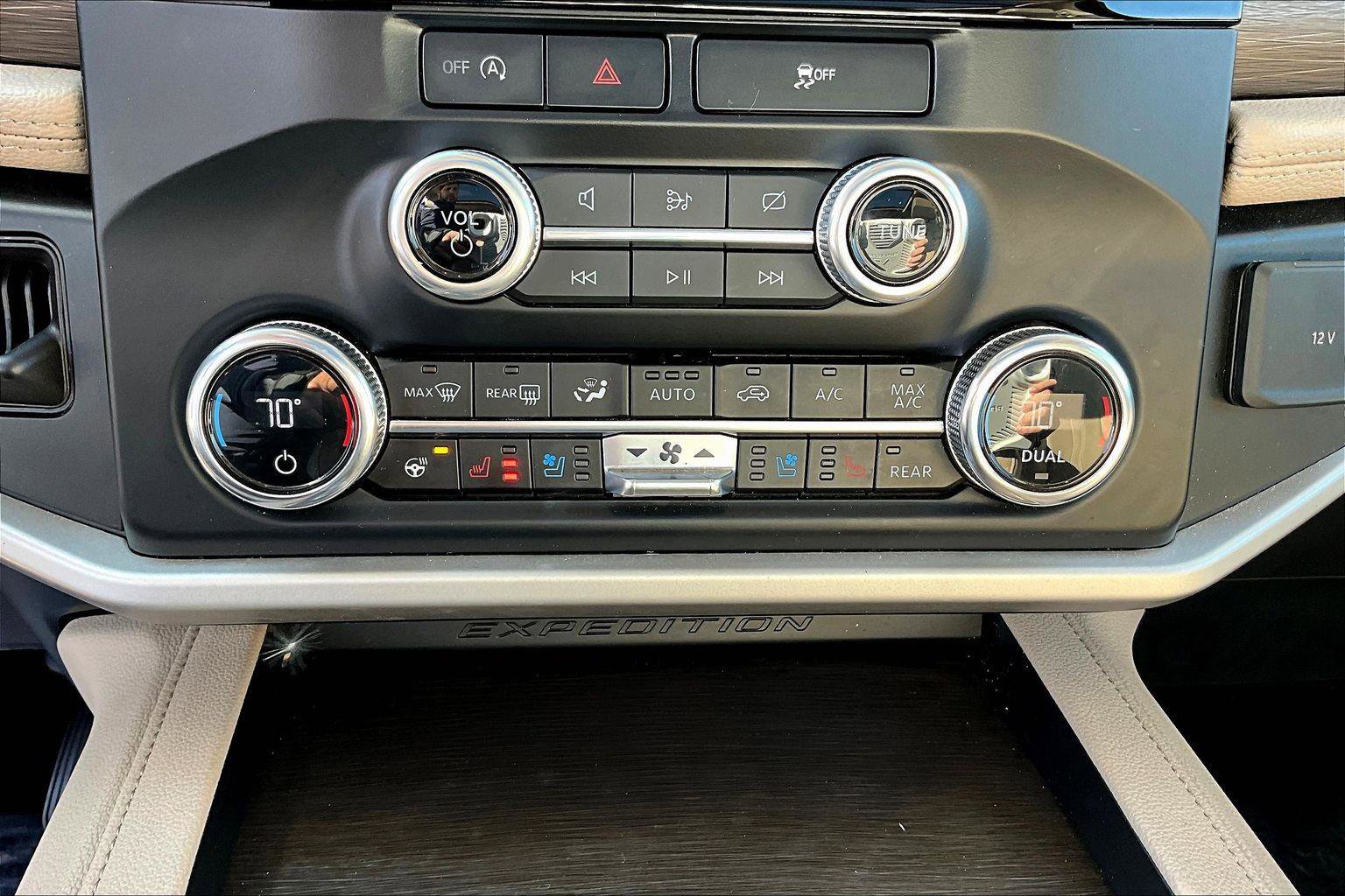 Certified 2024 Ford Expedition Max Limited image 13