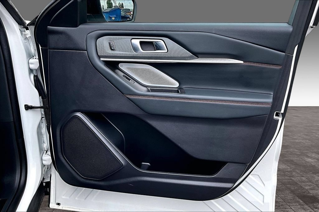 Certified 2025 Ford Explorer ST AWD/4WD image 13