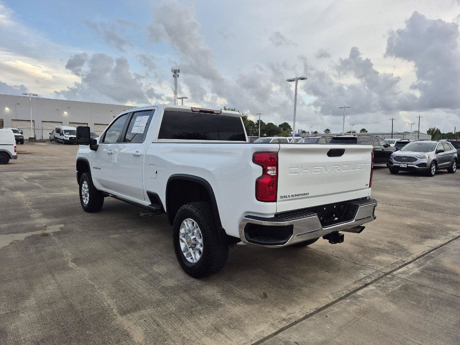 Used 2024 Chevrolet Silverado 2500 LT AWD/4WD image 10