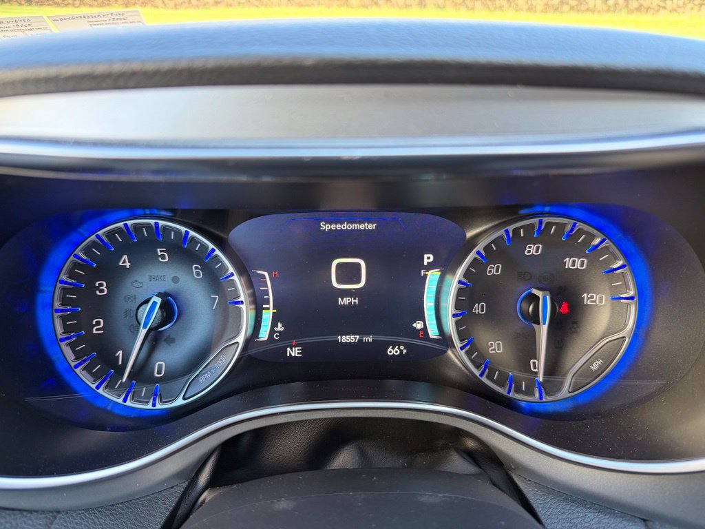 Used 2026 Chrysler Pacifica Limited AWD/4WD image 28