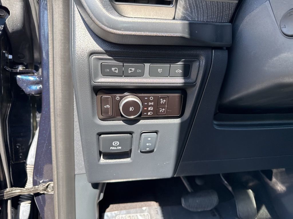 Certified 2023 Ford F150 Platinum w/ Equipment Group 701A High image 24