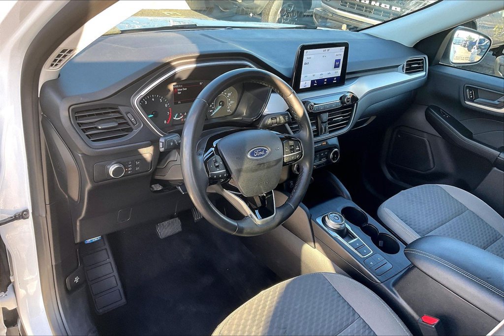 Certified 2022 Ford Escape SE w/ Cold Weather Package AWD/4WD image 13