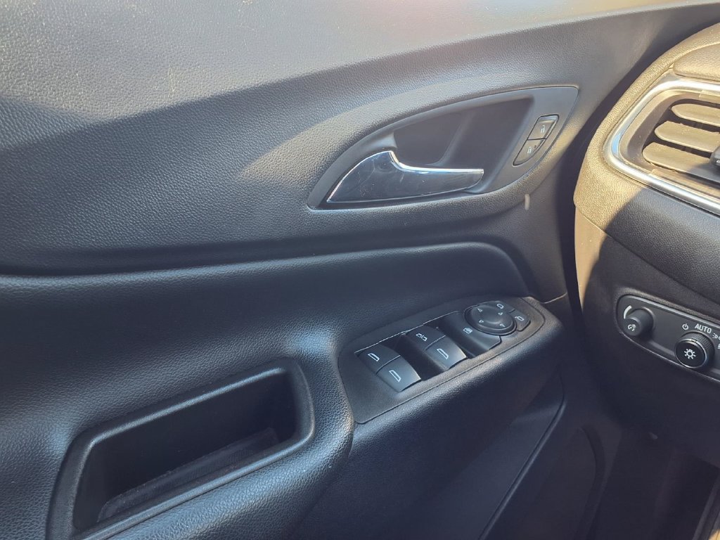 Used 2023 Chevrolet Equinox LT FWD image 31