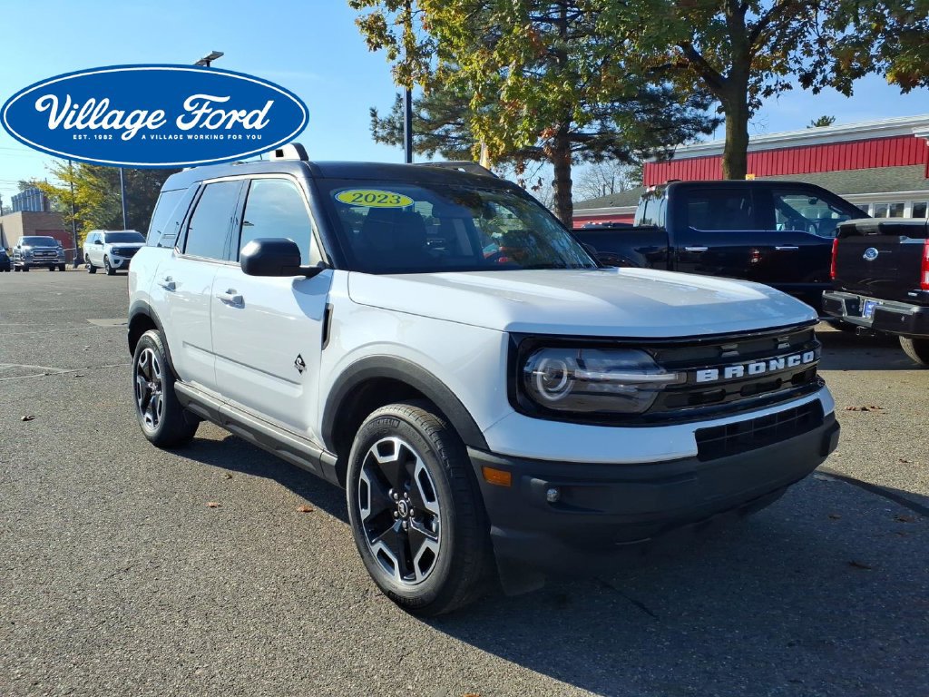 Certified 2023 Ford Bronco Sport Outer Banks w/ Tech Package AWD/4WD image 4
