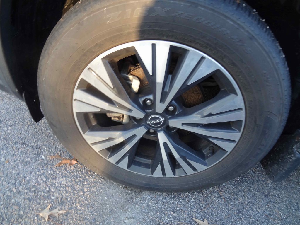 Used 2023 Nissan Rogue SV image 10