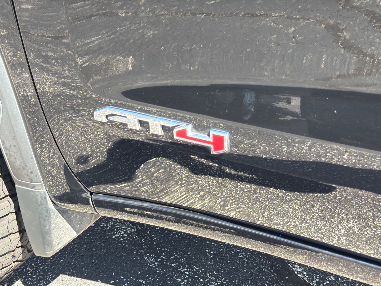 Used 2023 GMC Sierra 1500 AT4 w/ Technology Package AWD/4WD image 14
