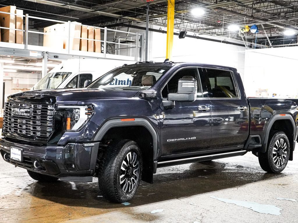 Used 2025 GMC Sierra 2500 Denali Ultimate w/ LPO, GMC Protection Package AWD/4WD image 4