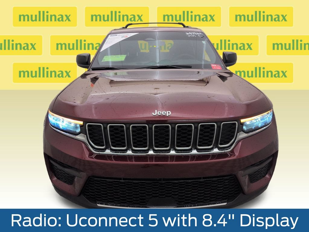Used 2025 Jeep Grand Cherokee Laredo X RWD image 15