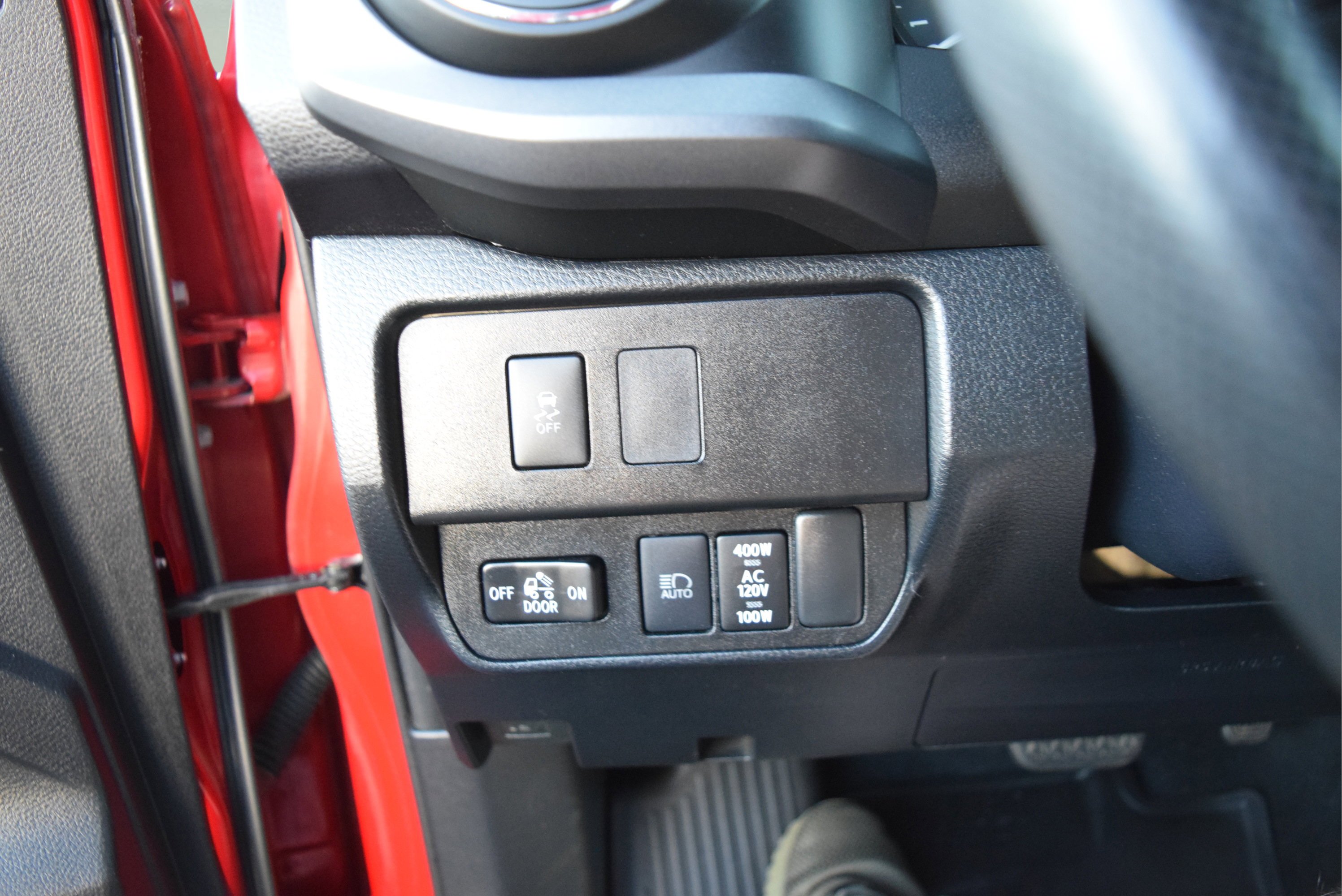 Used 2020 Toyota Tacoma TRD Off-Road w/ Technology Package AWD/4WD image 11