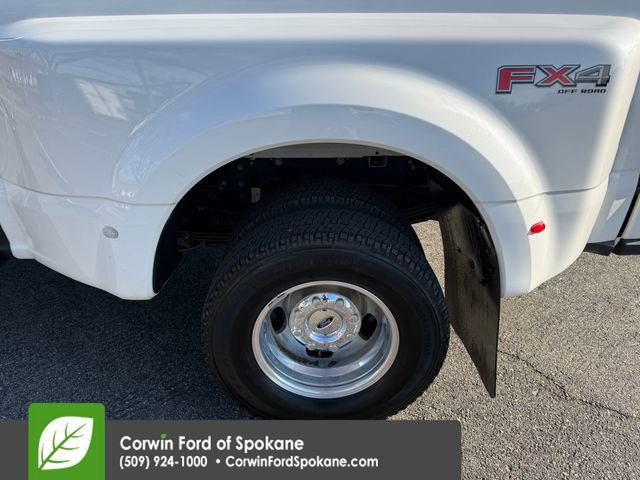 Certified 2024 Ford F350 Platinum image 25