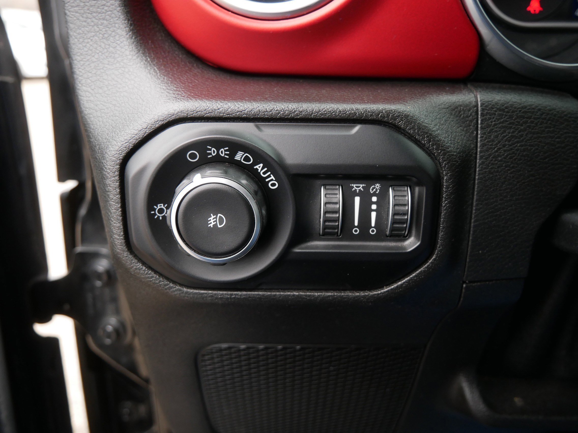 Used 2018 Jeep Wrangler Unlimited Rubicon w/ Cold Weather Group image 26