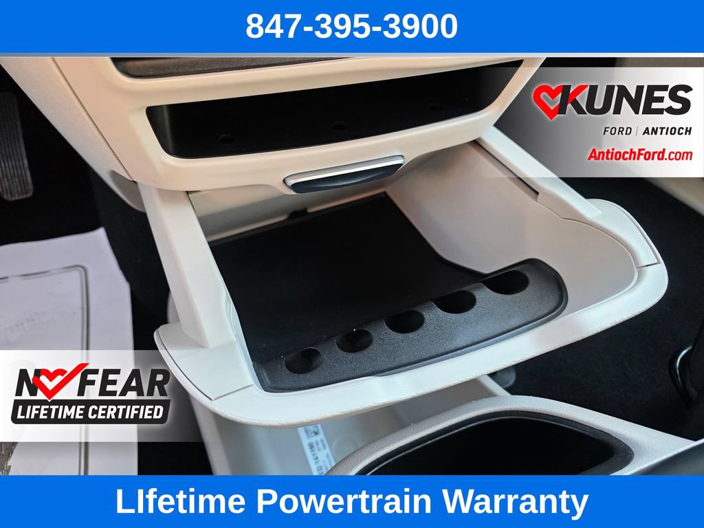 Used 2023 Chrysler Pacifica Touring-L FWD image 32