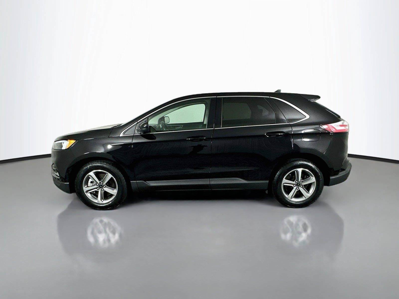 Certified 2024 Ford Edge SEL w/ Convenience Package AWD/4WD image 8