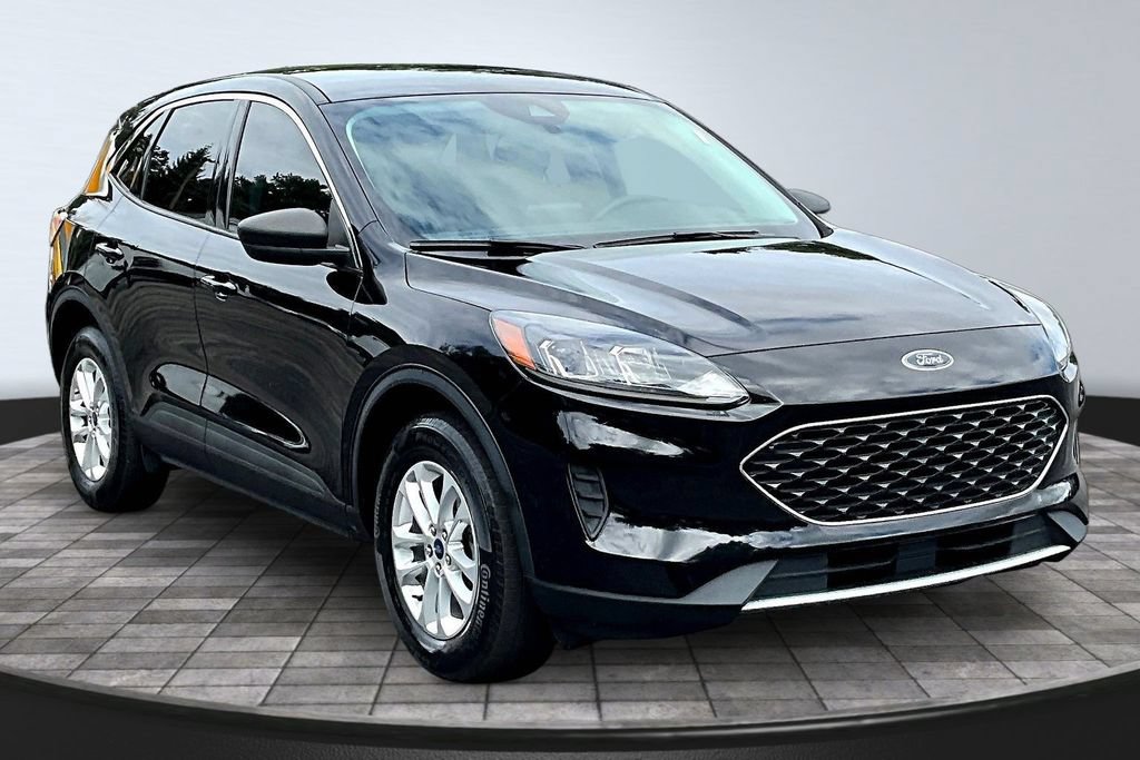 Certified 2022 Ford Escape SE