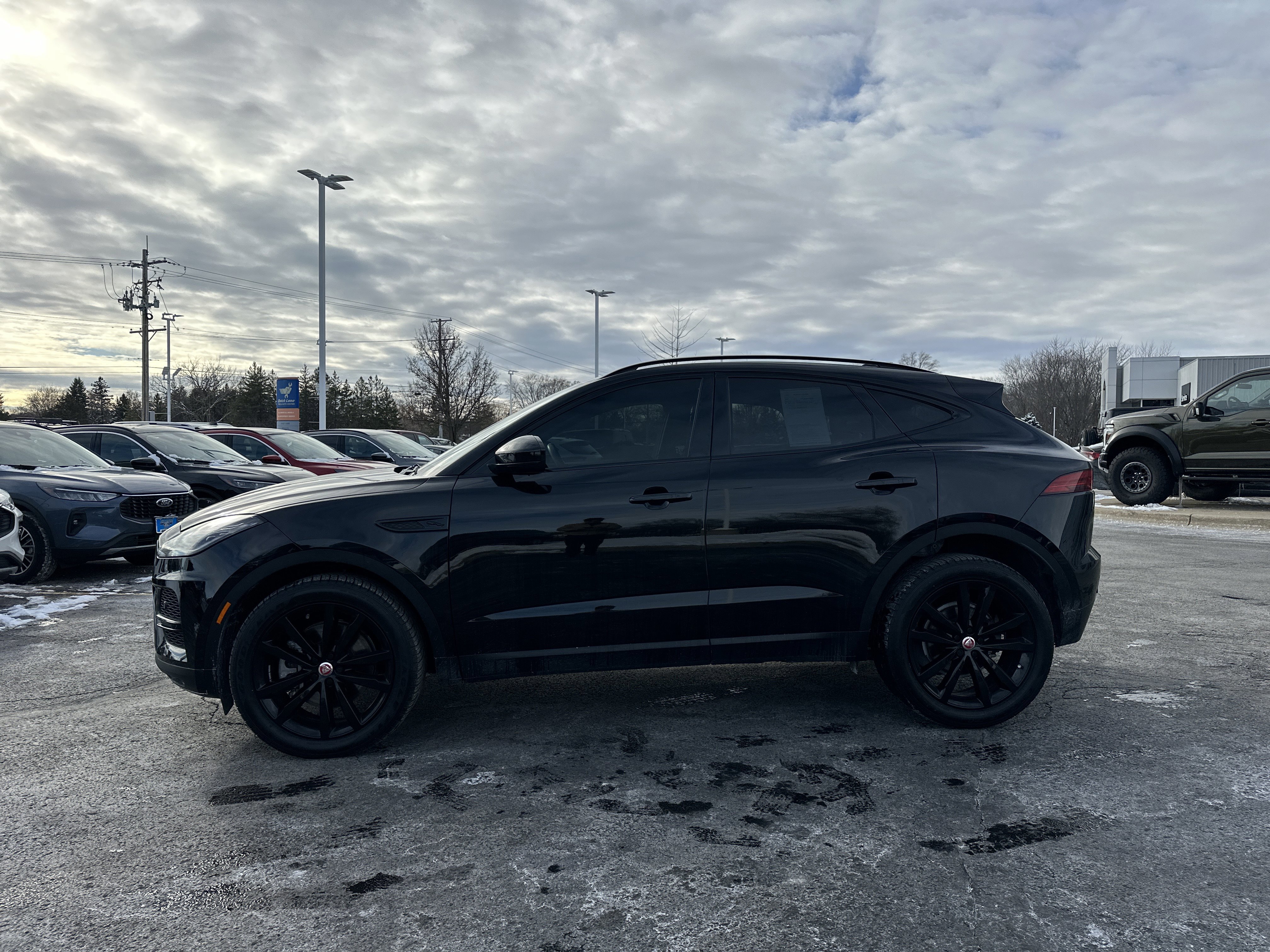 Used 2022 Jaguar E-PACE SE image 6