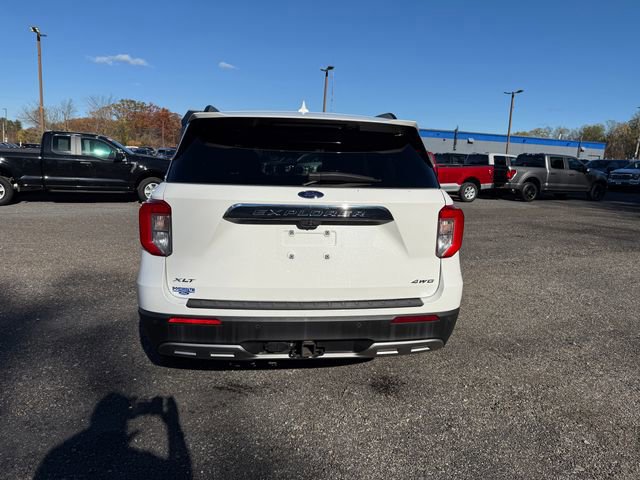Certified 2022 Ford Explorer XLT w/ Equipment Group 202A image 4