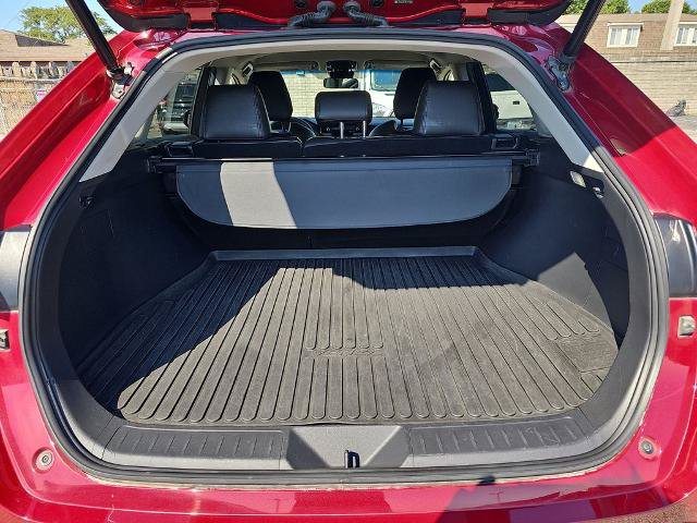 Used 2021 Toyota Venza LE AWD/4WD image 12