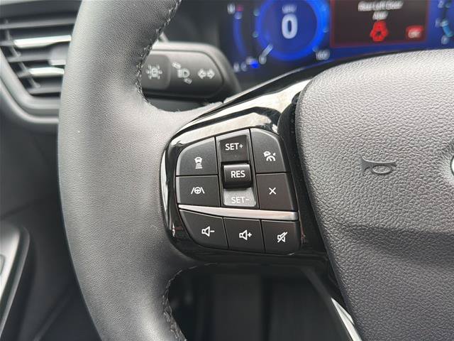 Certified 2022 Ford Escape SEL w/ Technology Package AWD/4WD image 17