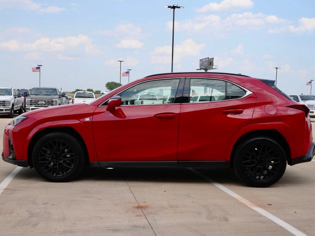 Used 2023 Lexus UX 250h F Sport FWD image 3