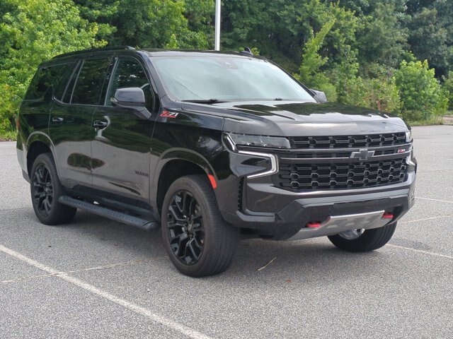 Used 2023 Chevrolet Tahoe Z71 w/ Luxury Package AWD/4WD image 2