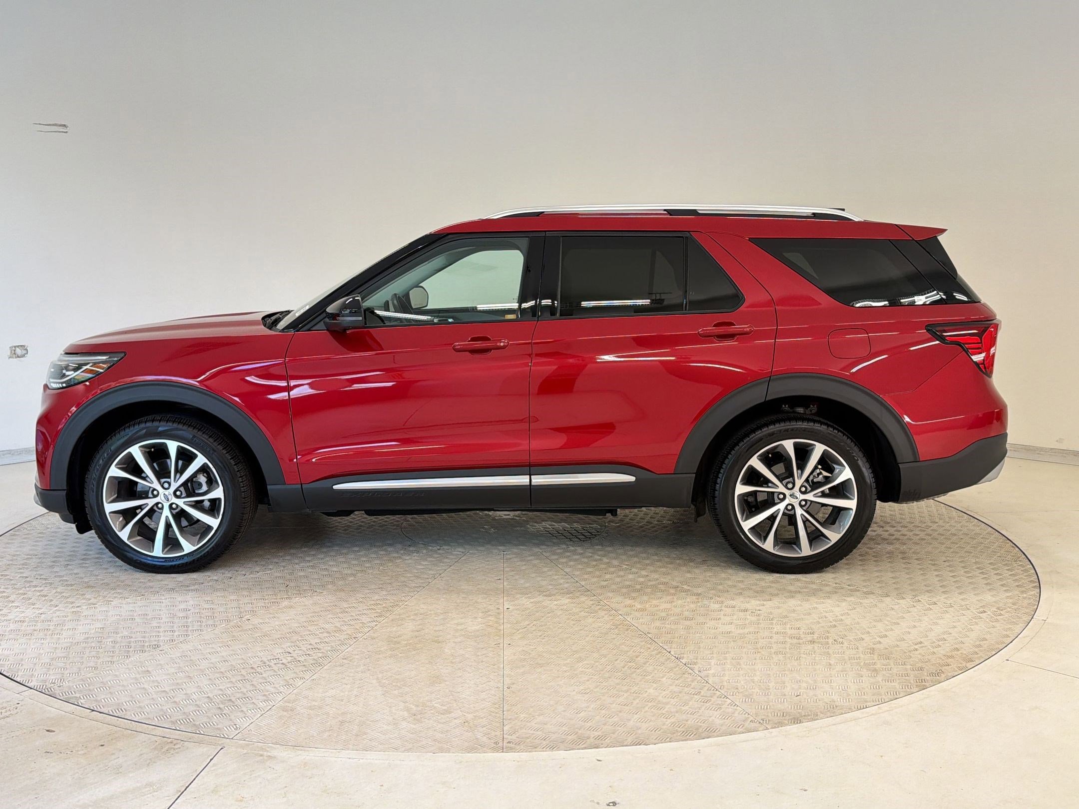 Certified 2025 Ford Explorer Platinum w/ Ultimate Package image 2