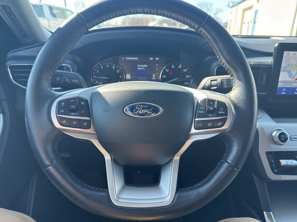 Certified 2022 Ford Explorer XLT w/ Equipment Group 202A image 19
