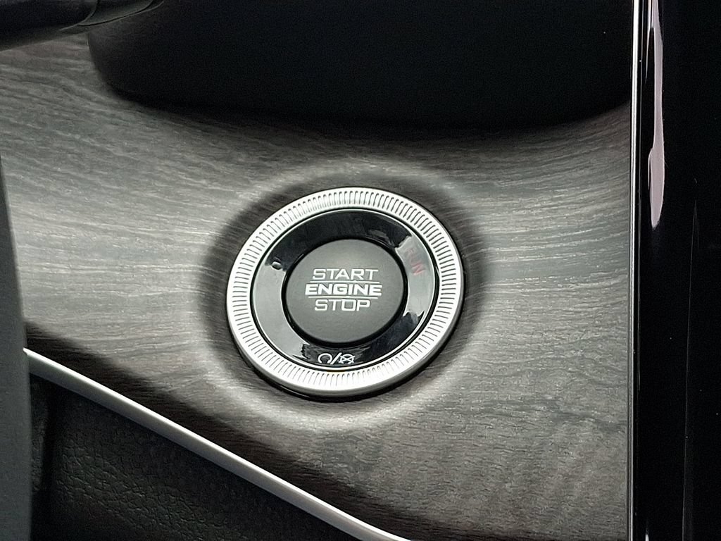 Used 2023 Jeep Grand Cherokee Limited AWD/4WD image 24