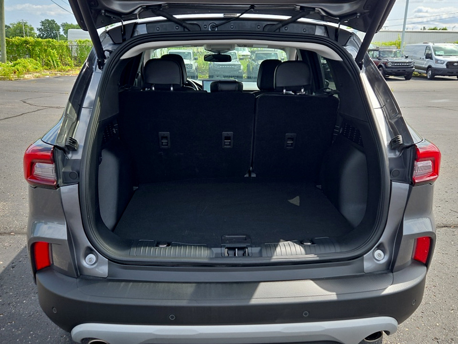 Certified 2023 Ford Escape Platinum AWD/4WD image 23