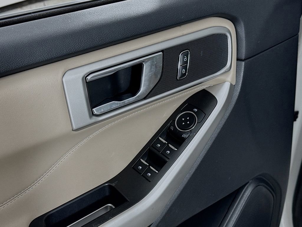 Certified 2023 Ford Explorer XLT w/ Equipment Group 202A image 21