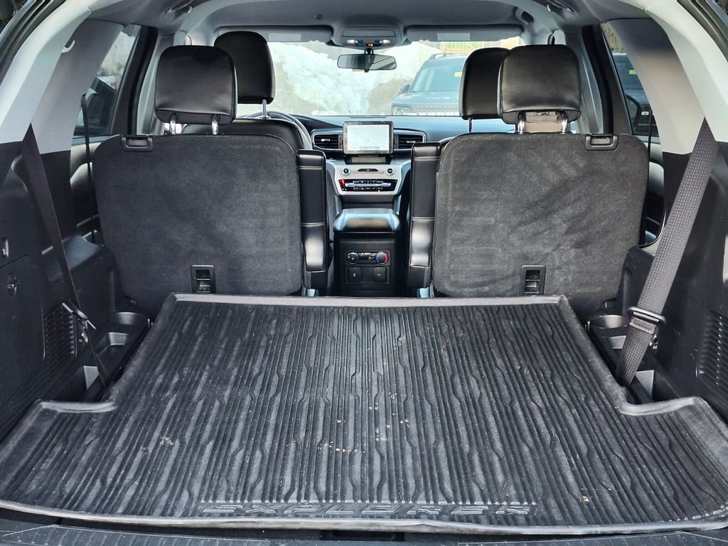 Certified 2022 Ford Explorer XLT w/ Equipment Group 202A image 33