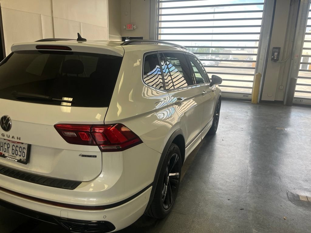 Used 2023 Volkswagen Tiguan SE R-Line AWD/4WD image 6