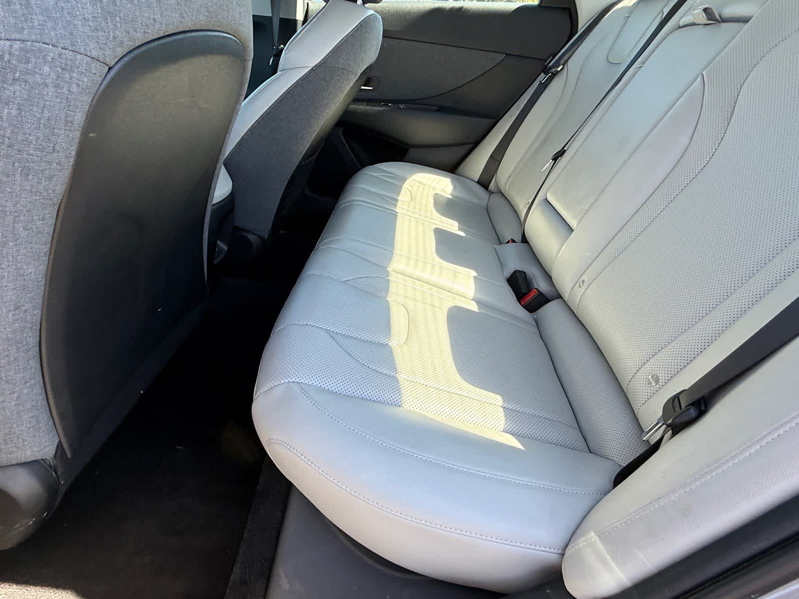 Used 2024 Hyundai Elantra Limited FWD image 11