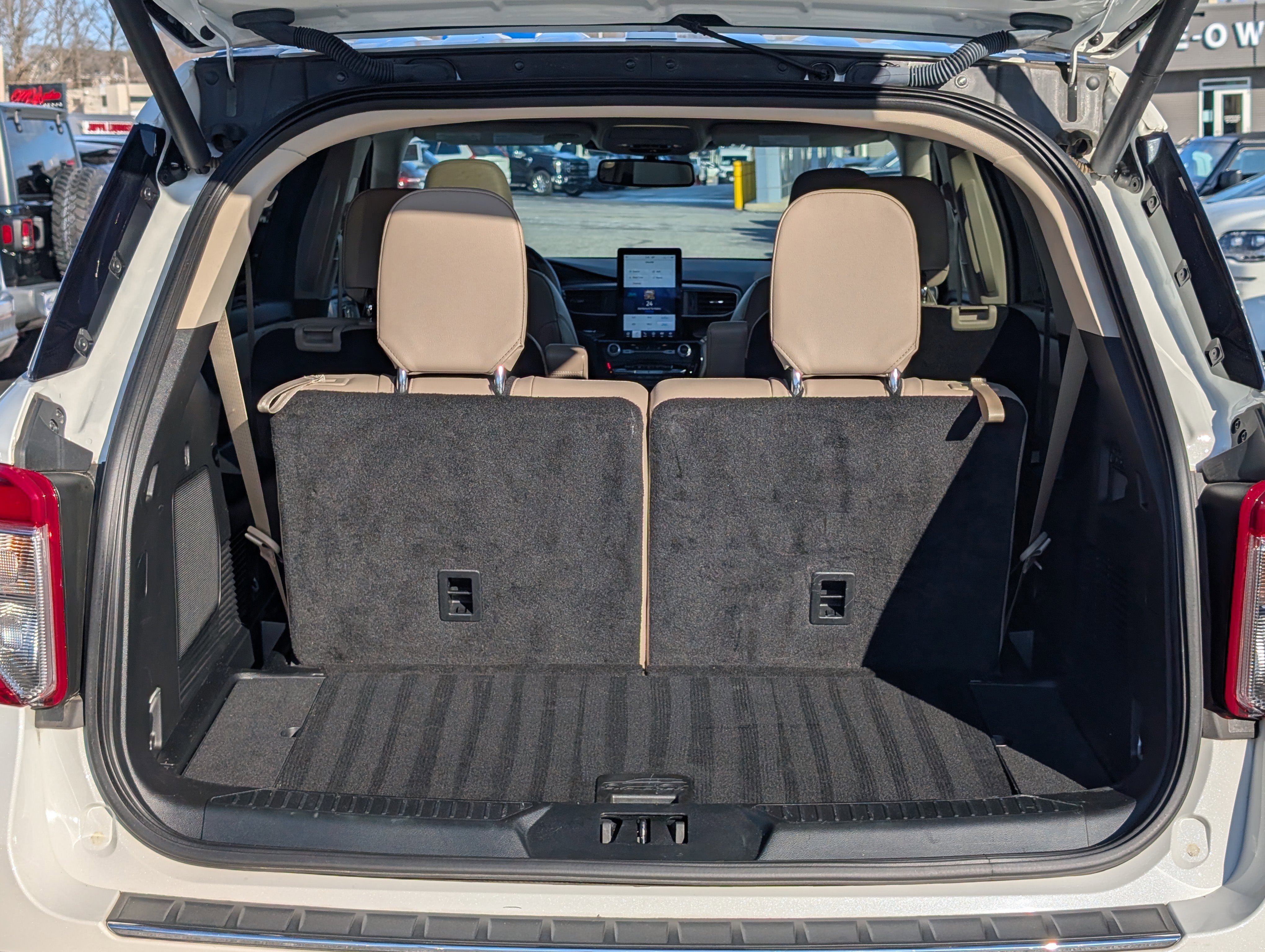 Certified 2023 Ford Explorer Limited w/ Limited Technology Package image 15