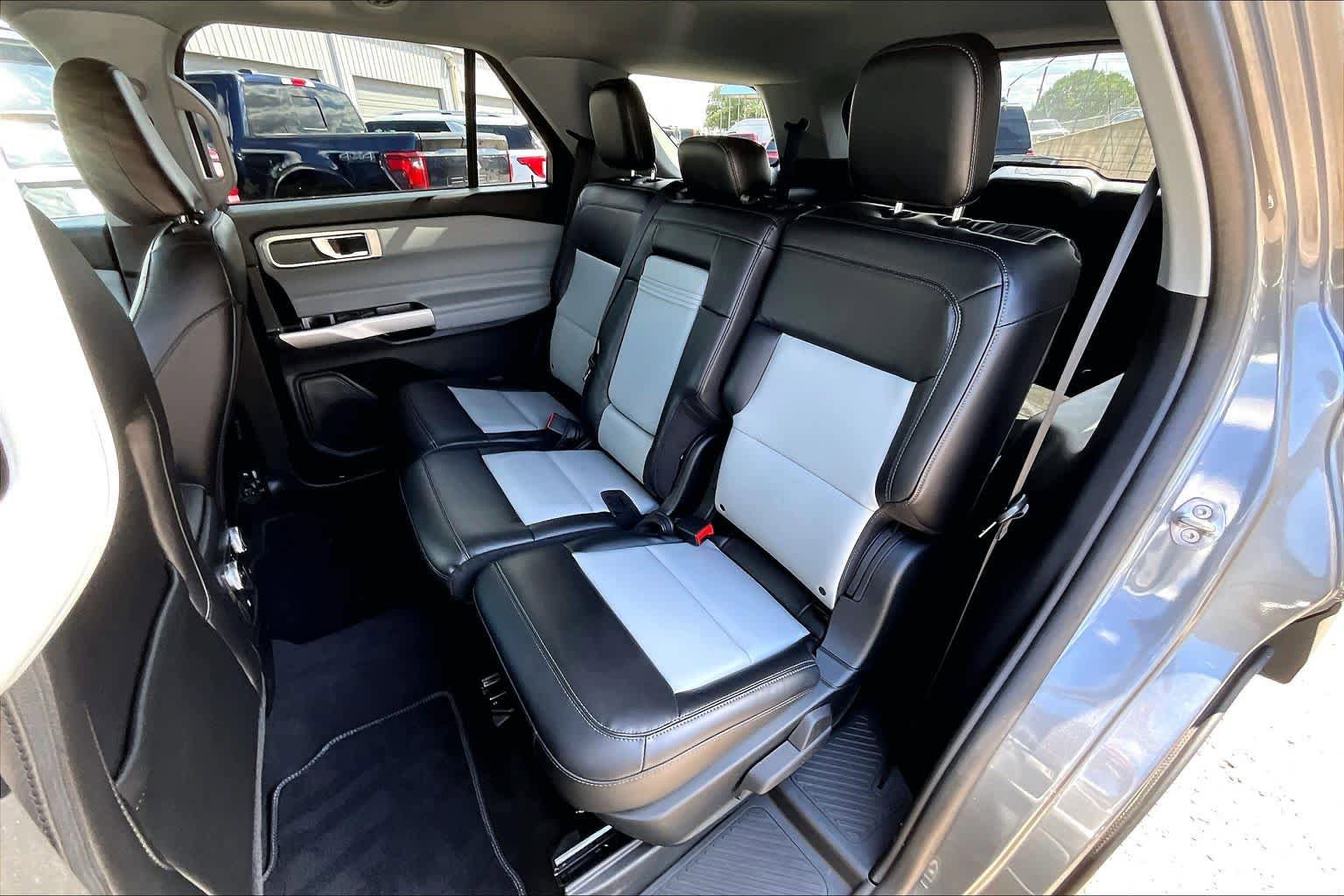 Certified 2023 Ford Explorer XLT w/ Equipment Group 202A RWD image 21
