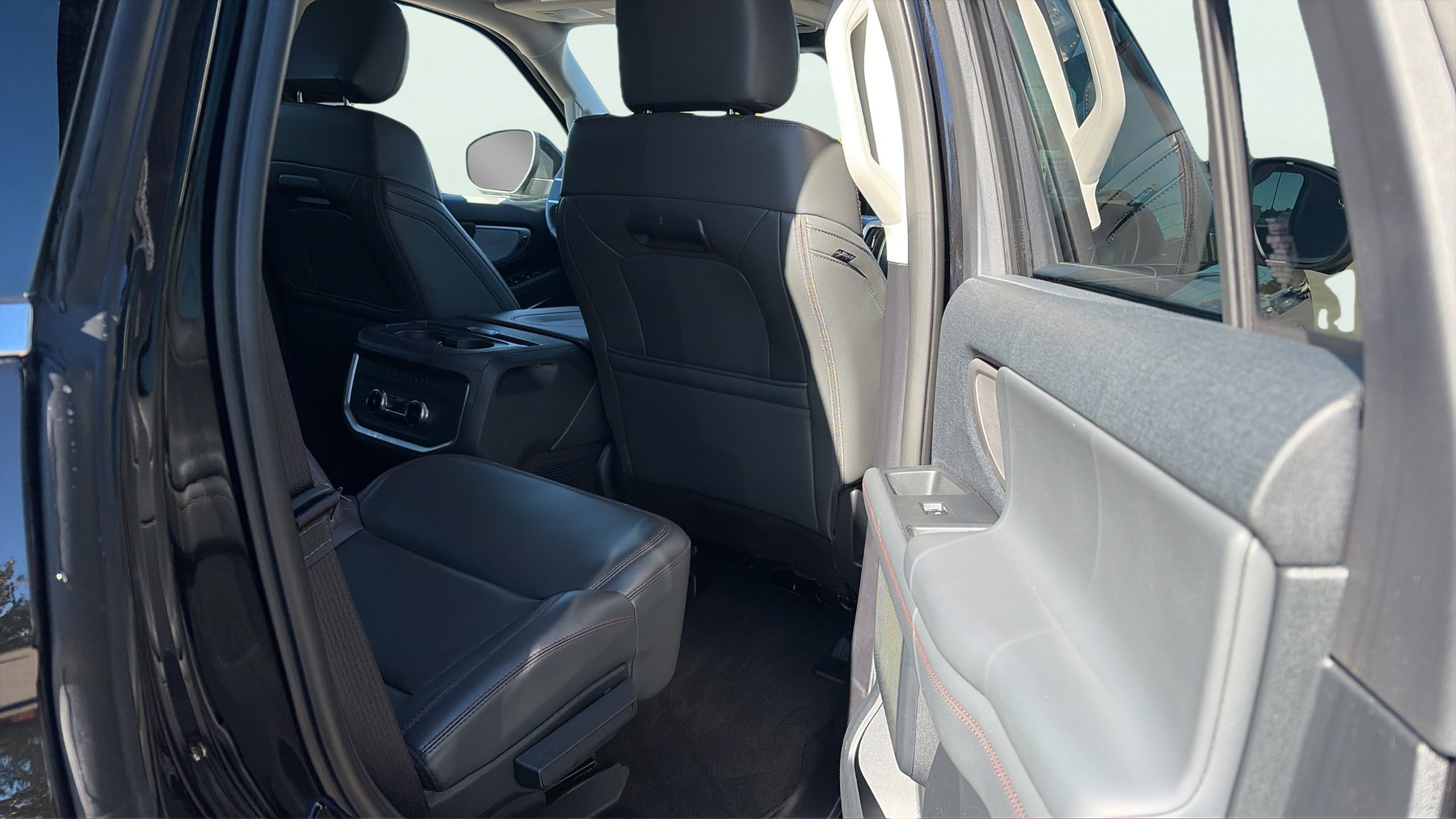 Certified 2025 Ford Expedition Active AWD/4WD image 15