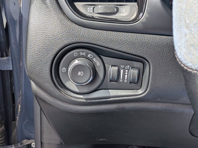 Used 2020 Jeep Renegade Altitude FWD image 17