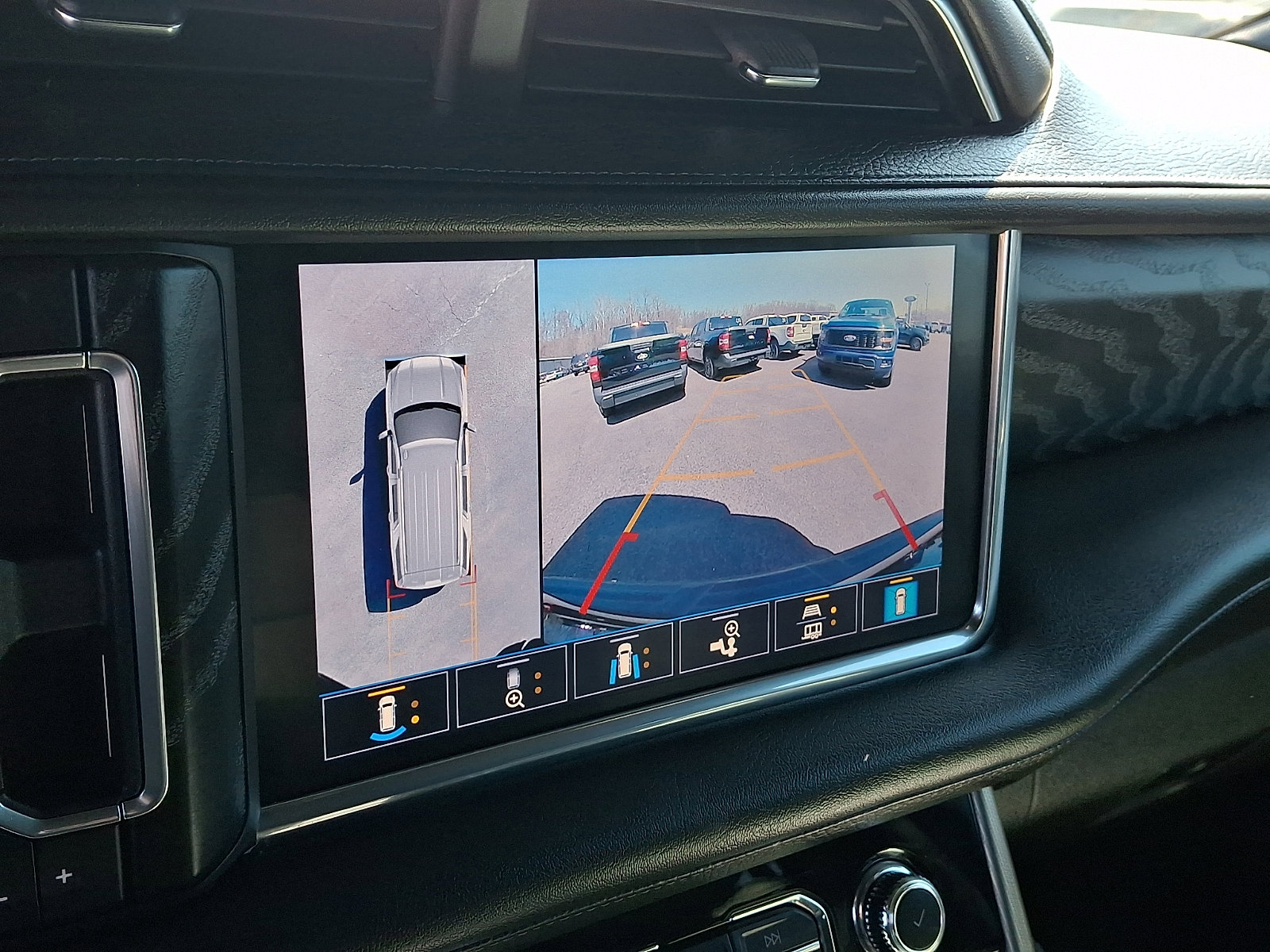 Used 2021 GMC Yukon Denali image 24