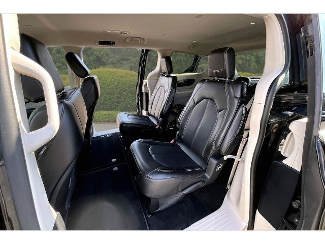 Used 2024 Chrysler Pacifica Touring-L FWD image 21