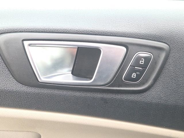 Certified 2018 Ford EcoSport SE image 16