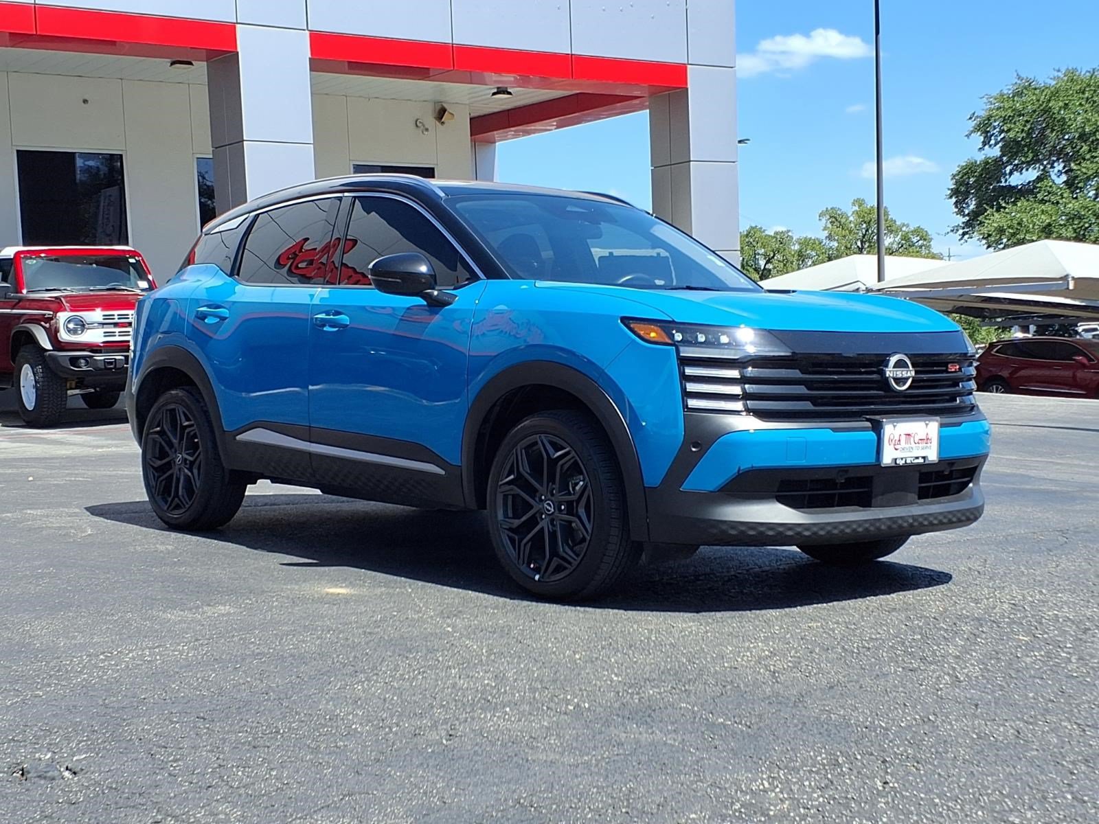 Used 2025 Nissan Kicks SR w/ SR Premium Package FWD image 4