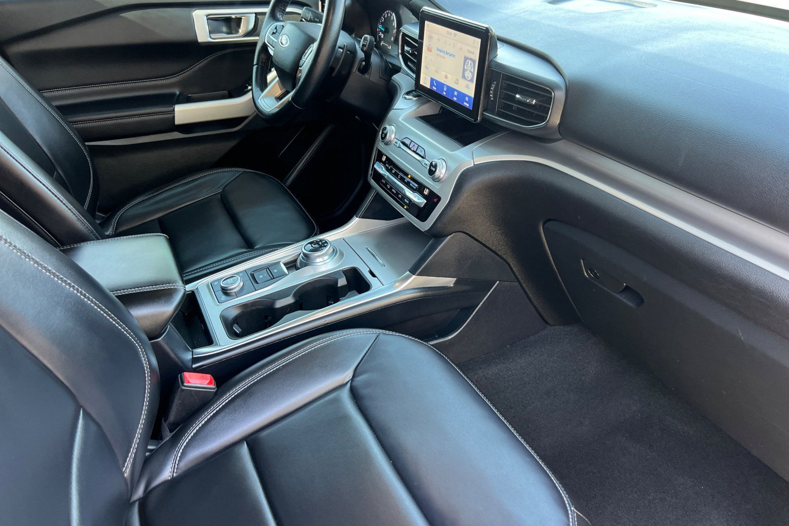 Certified 2021 Ford Explorer XLT w/ Equipment Group 202A AWD/4WD image 19