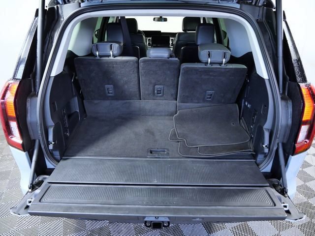 Certified 2025 Ford Expedition Active AWD/4WD image 7