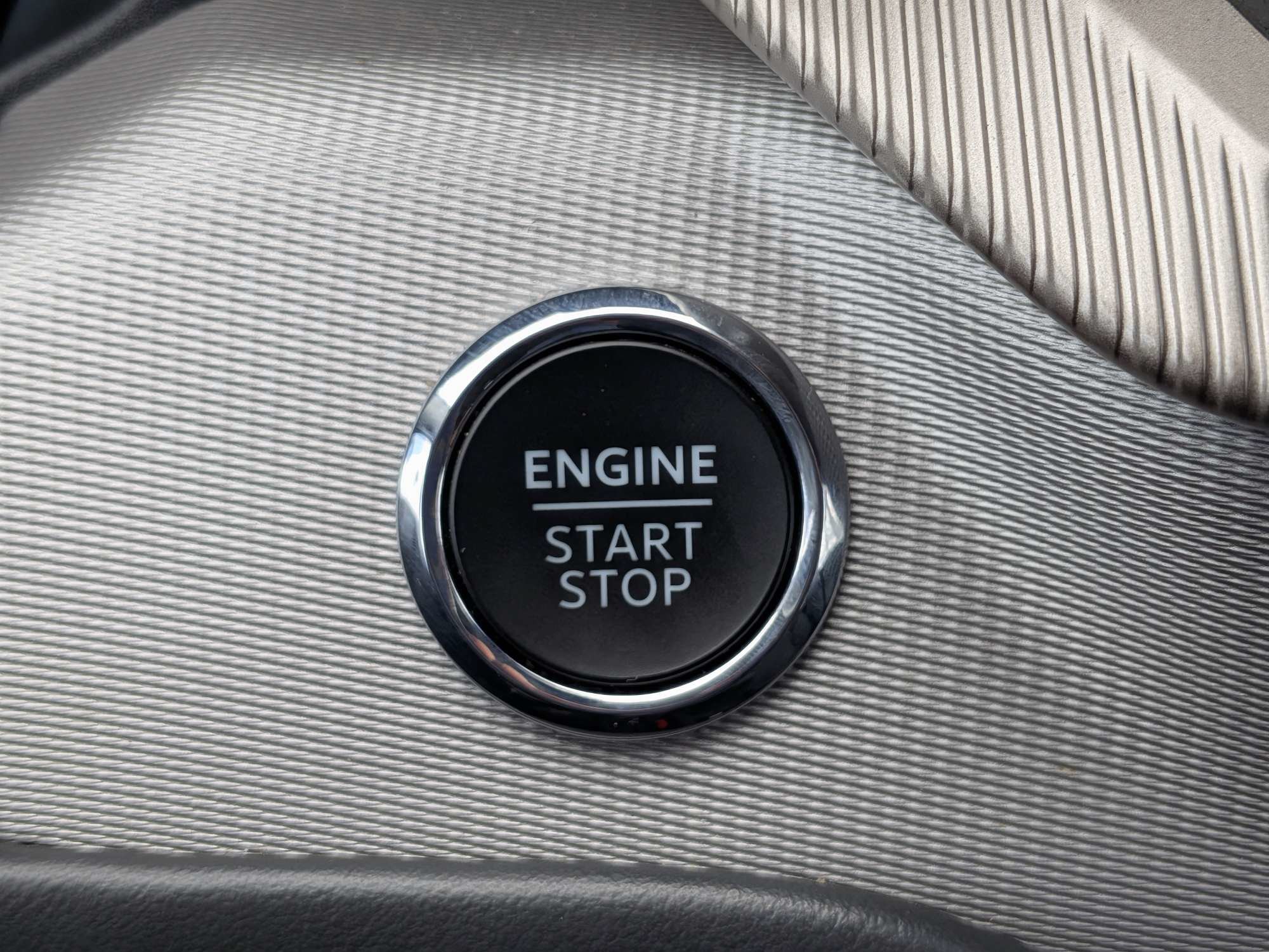Certified 2025 Ford Explorer Active RWD image 34