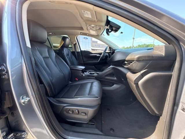 Used 2021 Buick Envision Essence FWD image 20