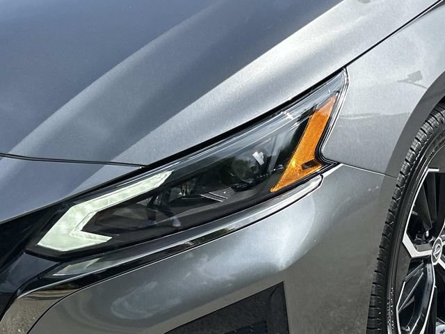 Used 2024 Nissan Altima 2.5 SR w/ SR Premium Package AWD/4WD image 9