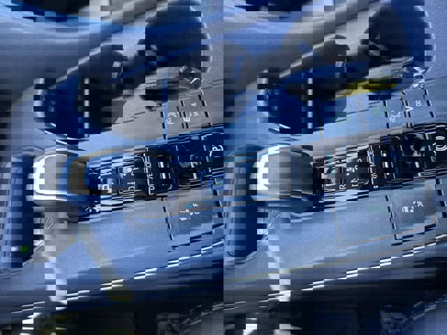 Used 2023 Toyota Crown Limited image 18