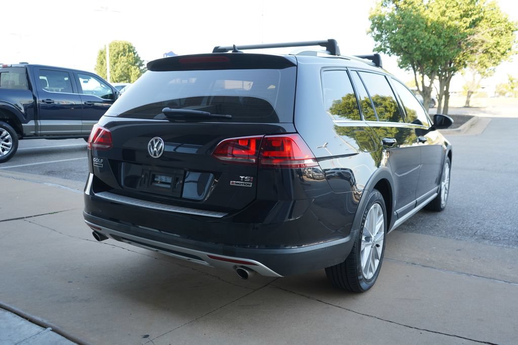 Used 2017 Volkswagen Golf Alltrack S AWD/4WD image 10
