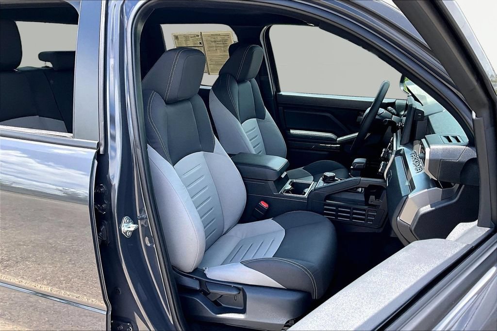 Used 2025 Toyota Tacoma TRD Sport AWD/4WD image 7
